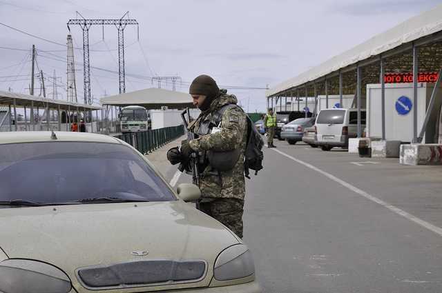 КПВВ “Мар’їнка” відновив роботу