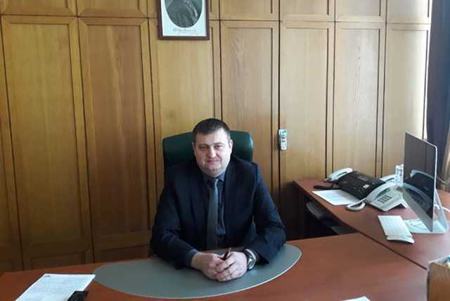 Елітні автомобілі та земля в Буковелі, які придбав чиновник Нацполіції Михайло Банк, в рази перевищують офіційний заробіток