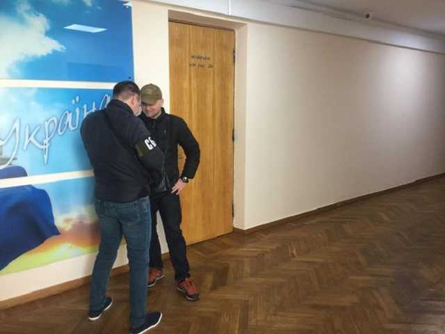 СБУ проводит обыск у советницы мэра Херсона