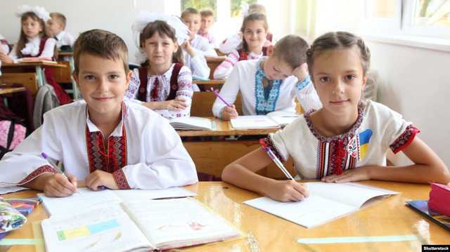 В школах Ивано-Франковска дети пишут диктанты о коронавирусе, - горсовет