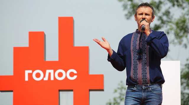 Я устал, я Вакарчук. В сети обсуждают смену лидера партии “Голос”