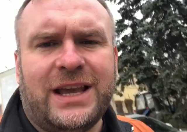 Киевлянин заявил, что продал машину, чтобы купить маски и бесплатно раздать горожанам - СМИ