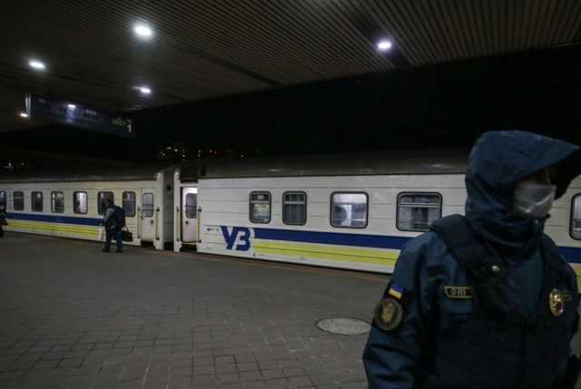 Спецпоездом из РФ хотят вернуться 800 украинцев, – МИД