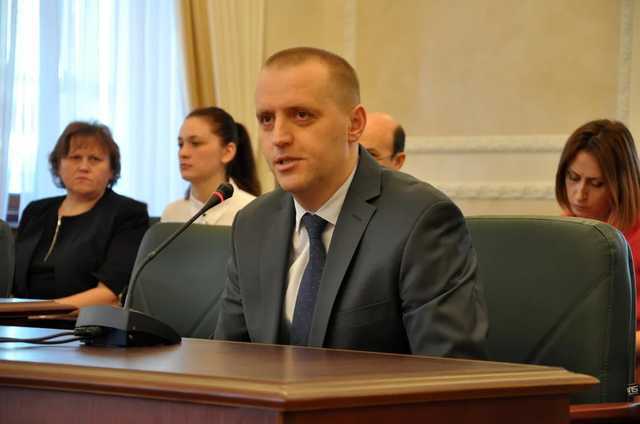 Трепак подал в отставку, Венедиктова отстранила его от ''дела Гандзюк''