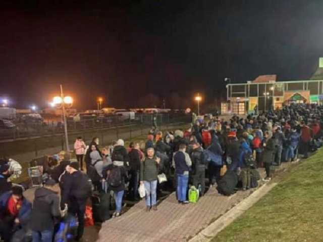 Никакого досмотра на таможне, температуру не меряли: заробитчанин рассказал, как возвращался в Украину из Польши