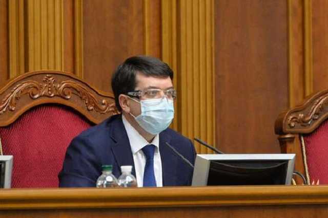 Разумков заставил нардепов в Раде надеть маски