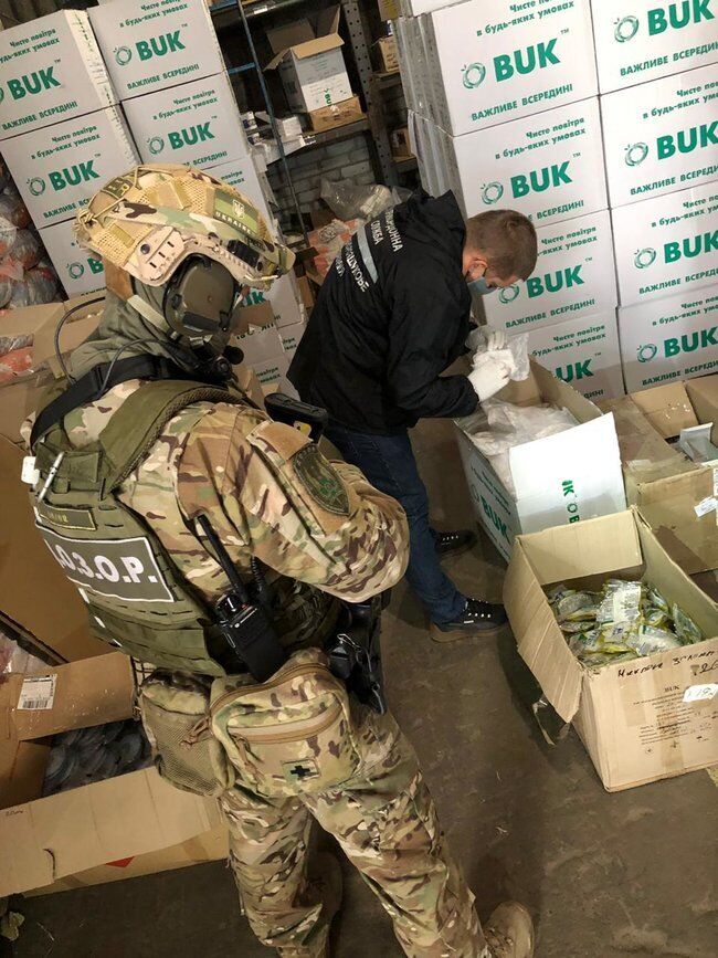 Экспорт масок в Испанию: стоимость товара была занижена в сотни раз, - МВД