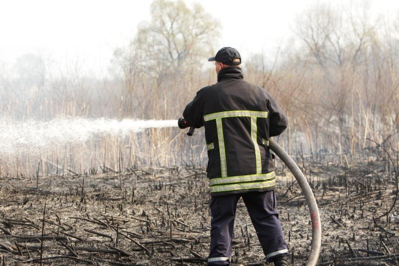 Чернігівська область: упродовж минулої доби рятувальники здійснювали заходи з ліквідації 23 пожеж в екосистемах