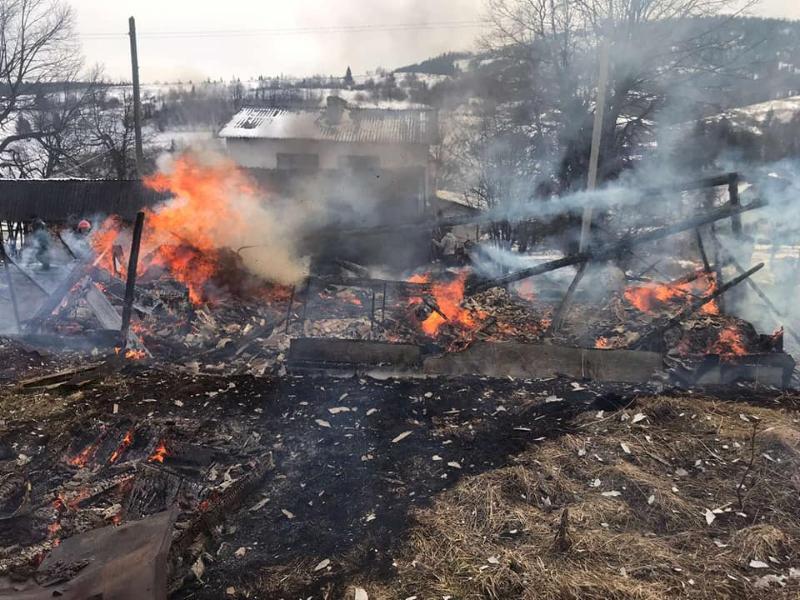 На Львівщині вогнеборці ліквідували загоряння в господарських будівлях