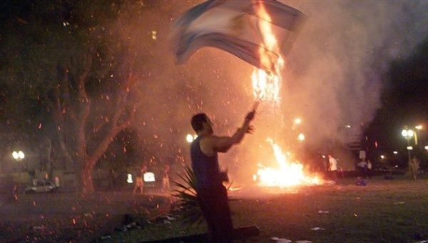 Представитель Украины в МВФ Рашкован о последствиях дефолта: Пустые магазины, набеги на банки, протесты и мародерство