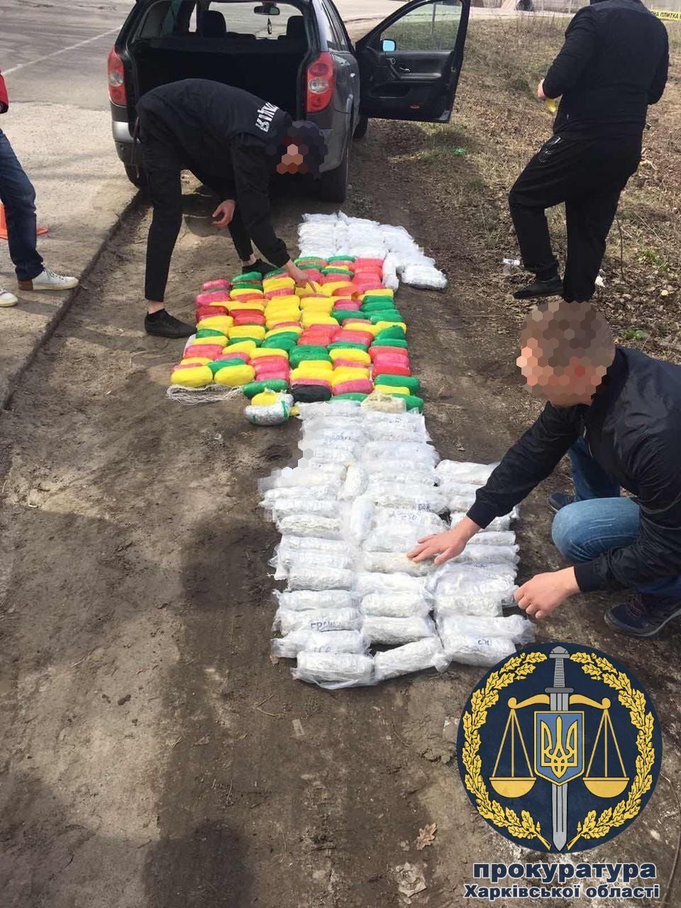 Правоохоронці на Харківщині викрили громадянина, у автомобілі якого виявили 110 кг наркотиків (ФОТО)
