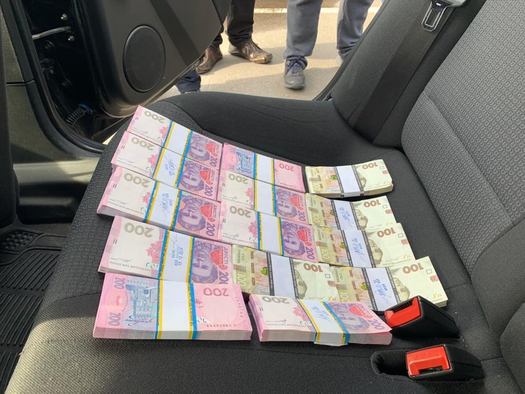 Заступника голови однієї з ОТГ Запорізької області затримали за підозрою в отриманні 250 тис грн хабара