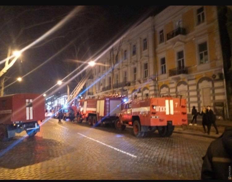 м. Одеса: під час гасіння пожежі евакуйовані 9 мешканців будинку з яких 2 дітей