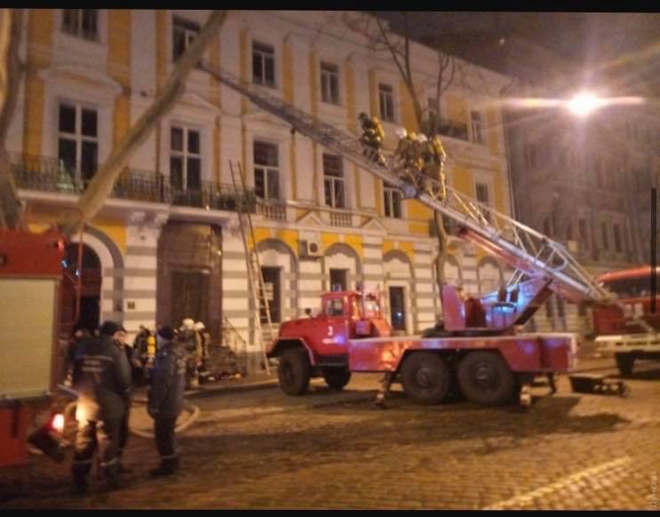 м. Одеса: під час гасіння пожежі евакуйовані 9 мешканців будинку з яких 2 дітей