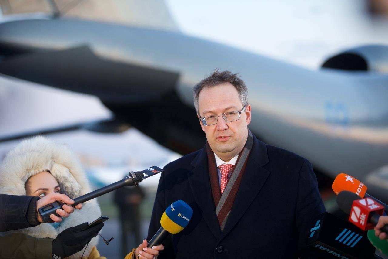 Арсен Аваков: Ми доправили в регіони експрес-тести та засоби захисту для медиків та підрозділів МВС
