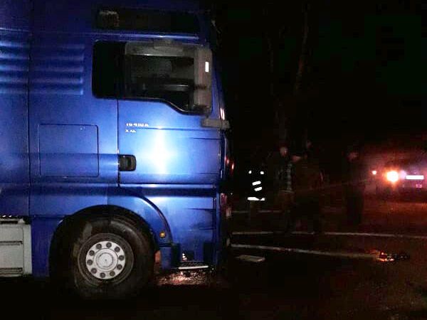 Миколаївська область: рятувальники ліквідували пожежу вантажного автомобіля