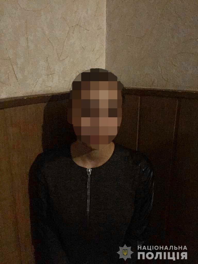 Поліція викрила групу наркозбувачів, які тривалий час діяли в Лозівському районі Харківської області