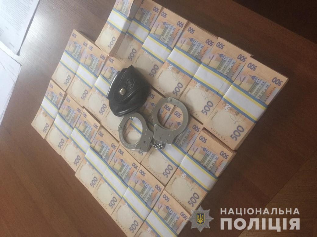 Поліція Києва затримала іноземців, які продали чоловіку фальшиві монети на суму близько 1,5 мільйони гривень