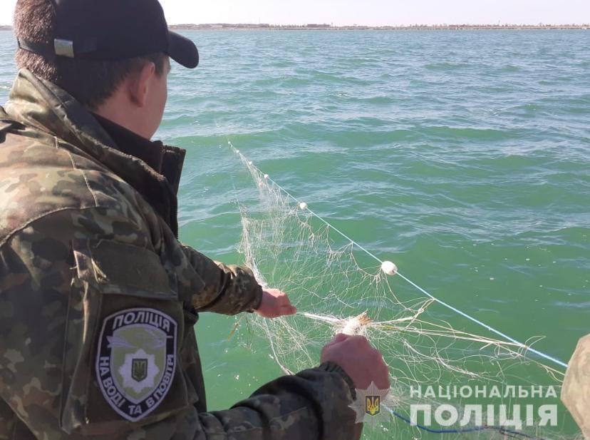 Водні поліцейські Херсонщини попередили завдання природньому середовищу збитків на понад півмільйона гривень