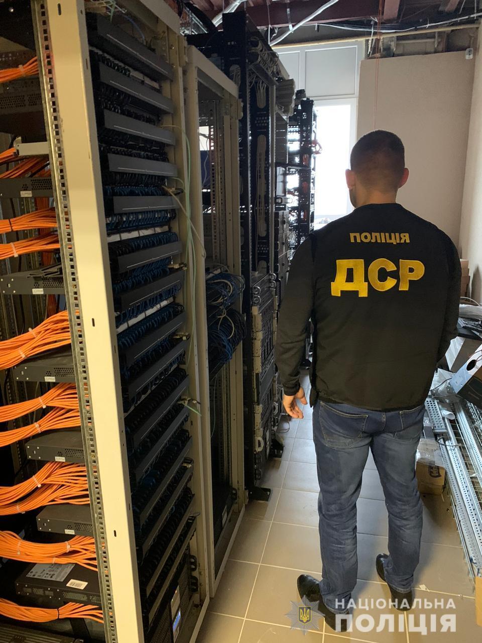 У Києві поліція припинила діяльність аналітичного центру букмекерської контори