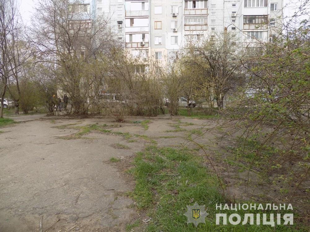 Поліцейські оперативно затримали жителя Білгород-Дністровського району за підозрою у пограбуванні перехожої в райцентрі