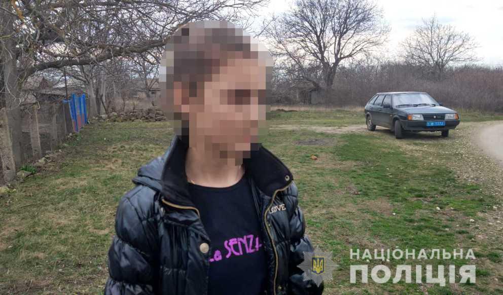 Поліцейські викрили у крадіжці банківської картки літньої жительки Кодимського району її неповнолітню односельчанку