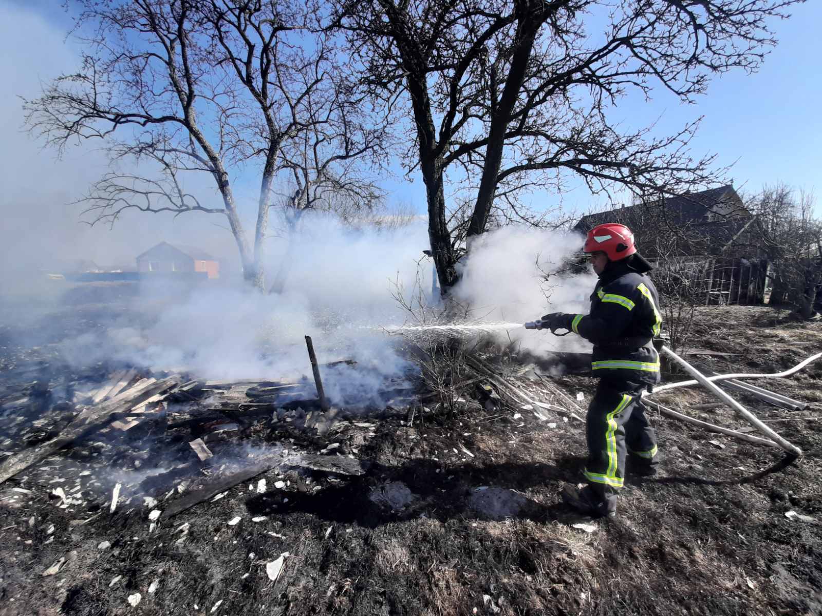 Житомирська область: вогнеборцями ліквідовано 2 пожежі в господарчих будівлях