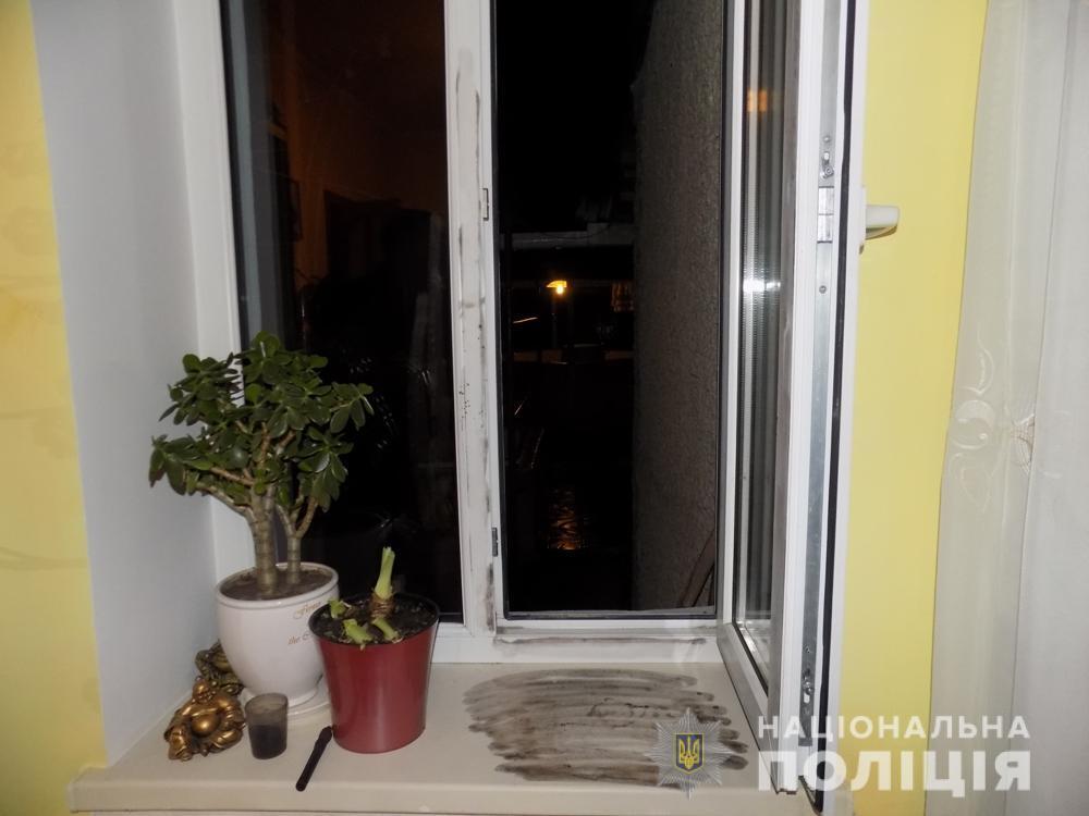 Поліцейські викрили подільчанина  у крадіжці майна з приватного будинку