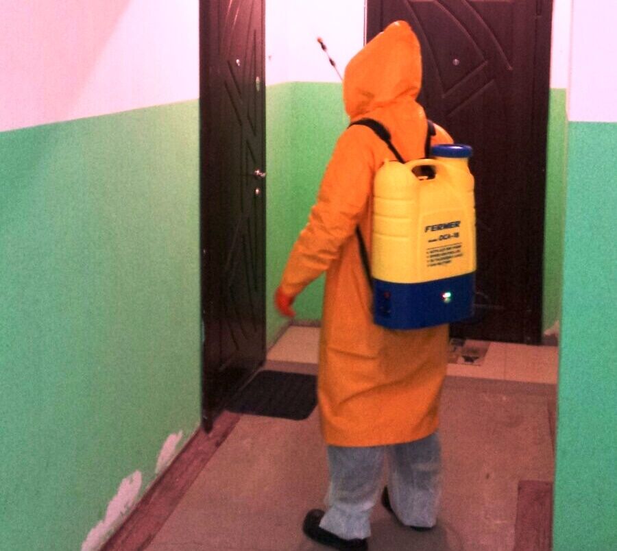 Волинська область: рятувальники долучились до заходів із дезінфекції багатоквартирних житлових будинків