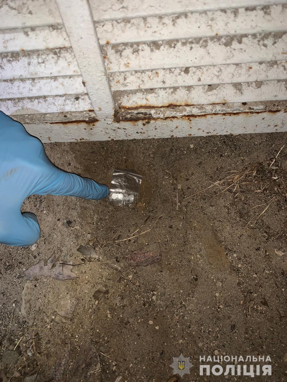 Поліція Київщини затримала жінку, яка в Ірпені збувала метадон через «закладки»