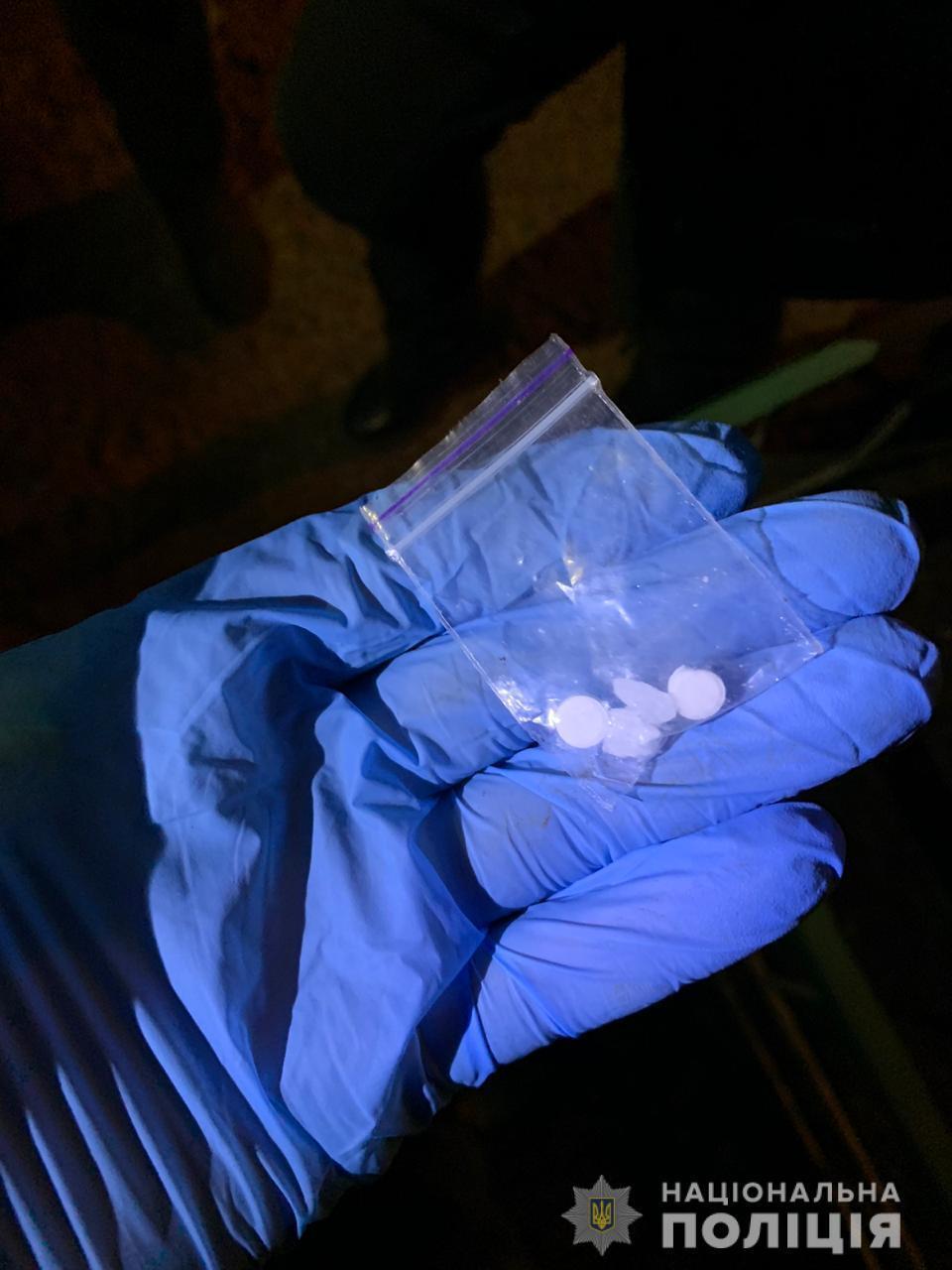 Поліція Київщини затримала жінку, яка в Ірпені збувала метадон через «закладки»