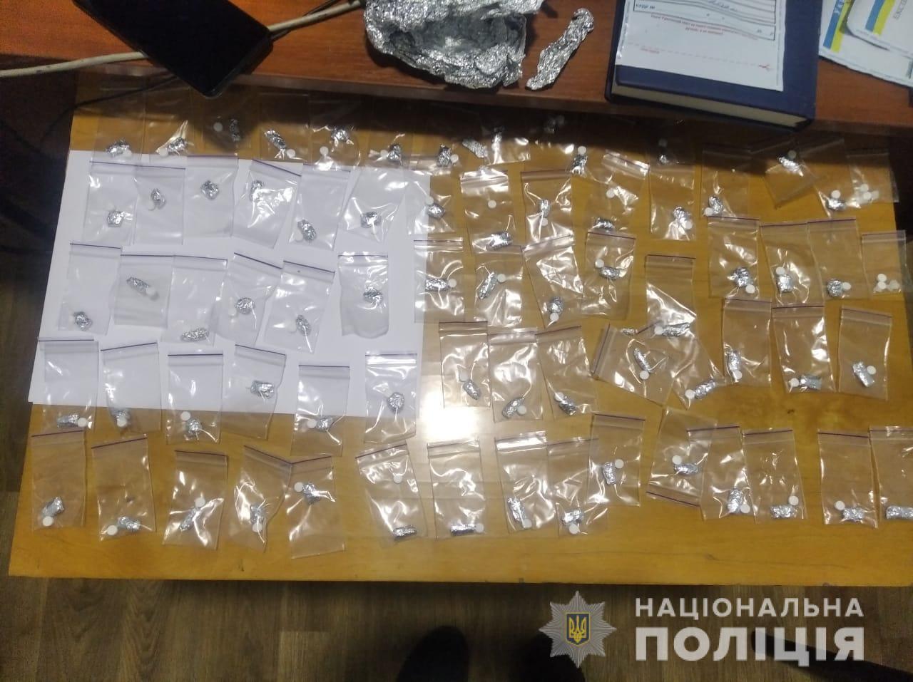 Поліція Київщини затримала жінку, яка в Ірпені збувала метадон через «закладки»