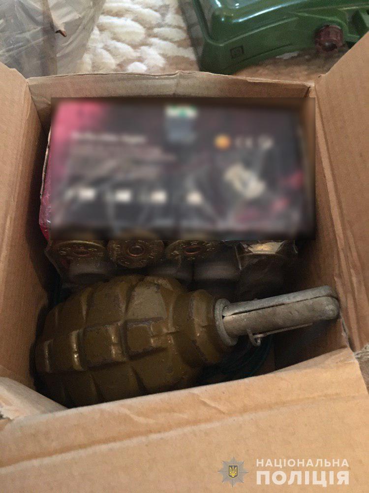 Слідчі направили до суду обвинувальні акти щодо групи осіб, підозрюваних у вчинені замаху на вбивство киянина та підпалу автомобіля адвоката