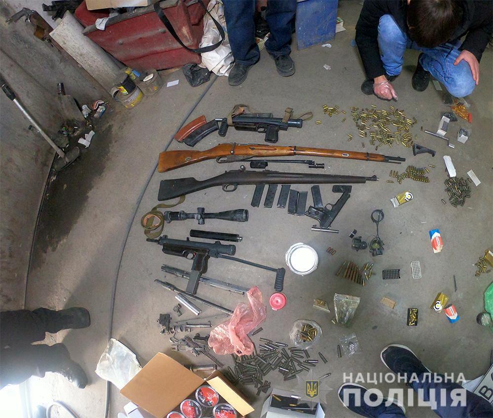 На Одещині поліцейські вилучили арсенал зброї та боєприпасів