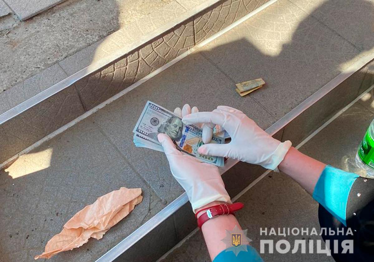 У Чернівцях під час отримання неправомірної вигоди правоохоронці затримали голову військово-лікарської комісії