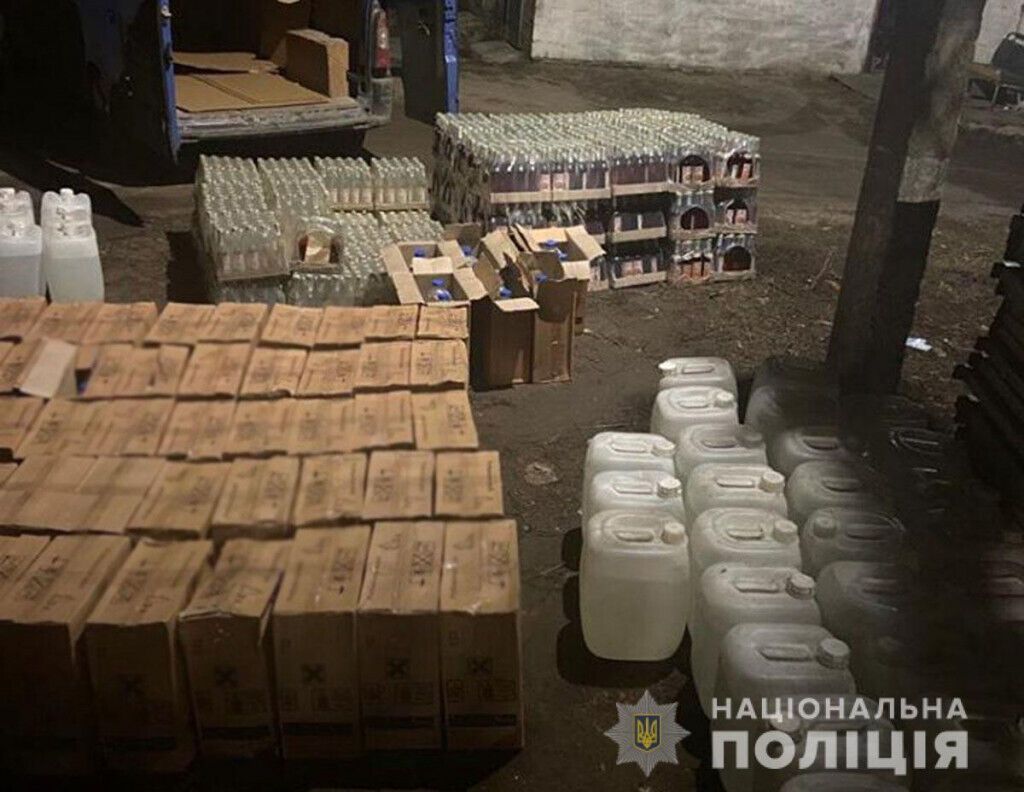 Слов'янські поліцейські вилучили фальсифікованого алкоголю на суму майже 400 тисяч гривень