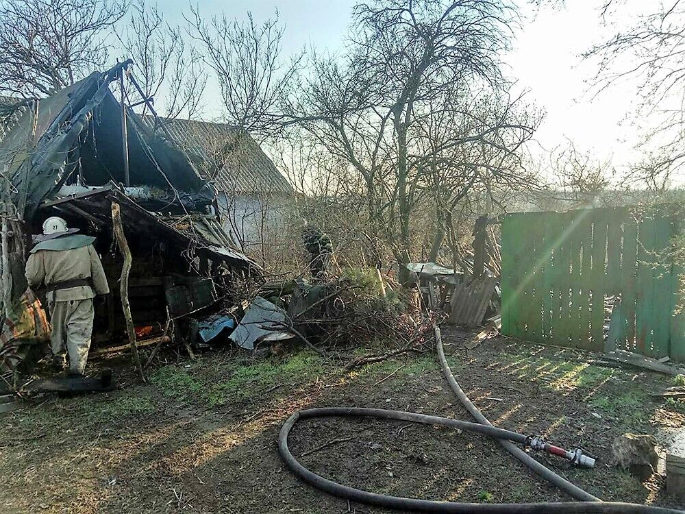 Миколаївська область: вогнеборці ліквідували пожежу на території приватного домоволодіння