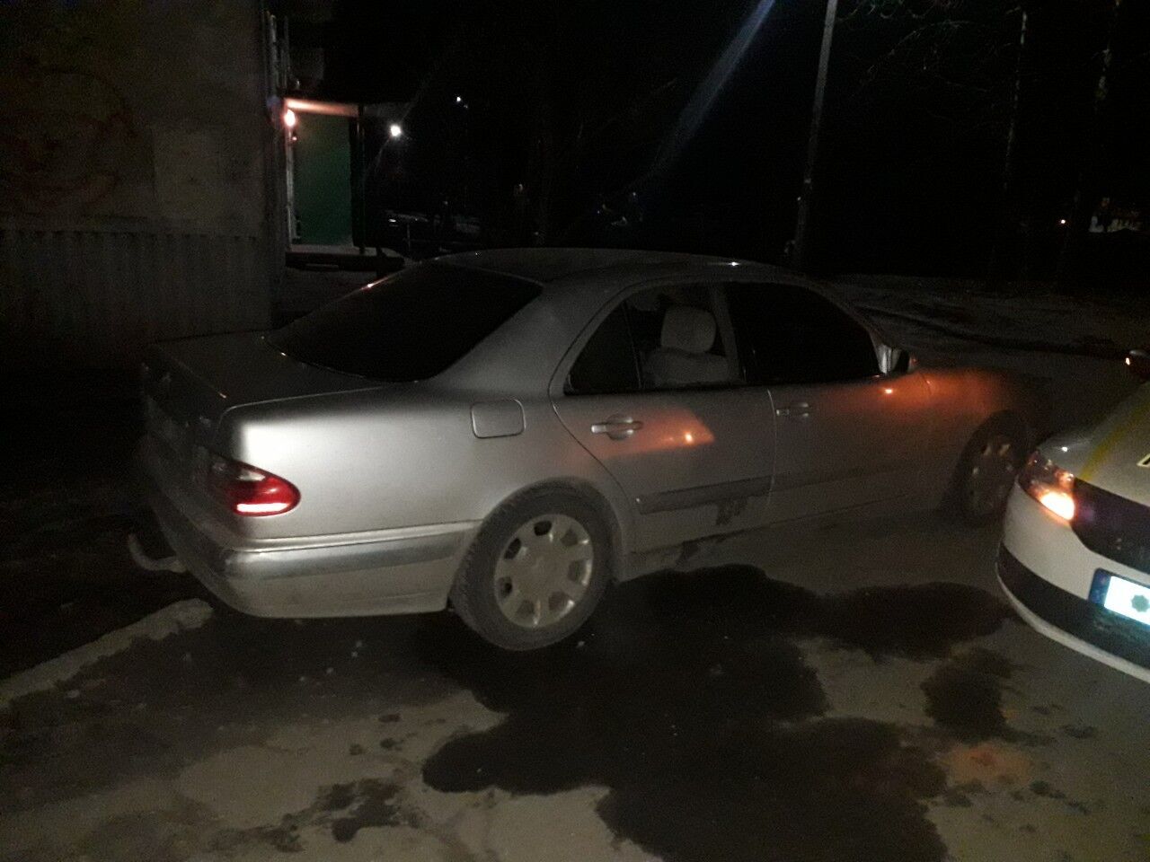 У Сумах вогнеборці оперативно приборкали загоряння легковика