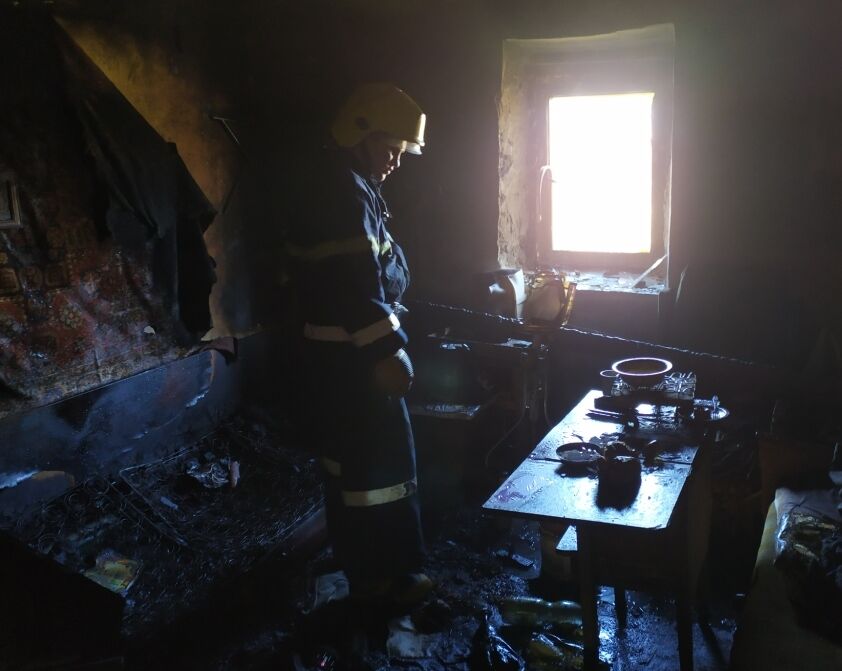 Херсонська область: вогнеборці під час гасіння пожежі виявили загиблого господаря будинку