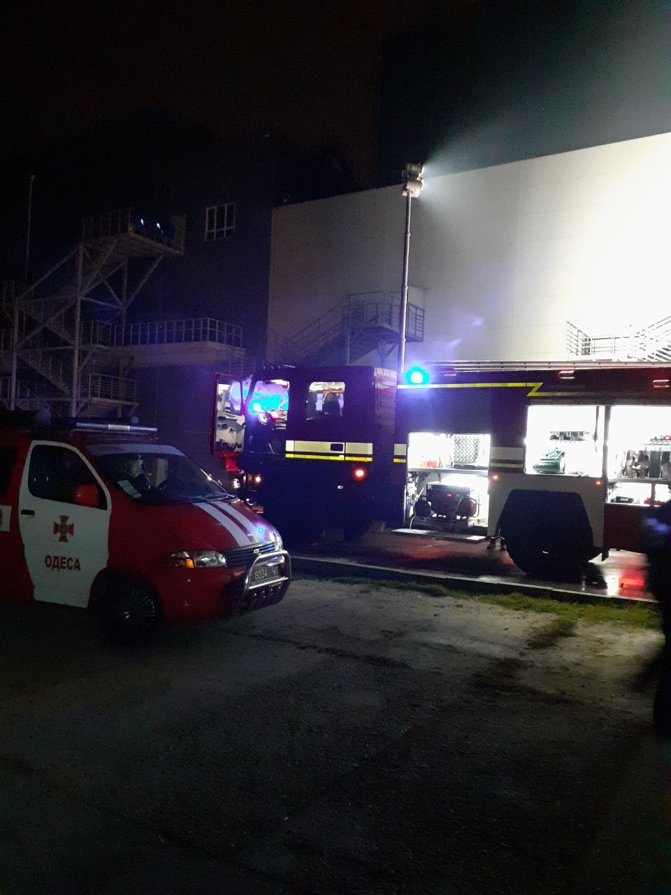 м. Одеса: рятувальники оперативно ліквідували пожежу в торговельному центрі