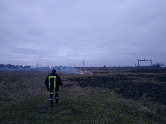 Житомирська область: за минулу добу в регіоні ліквідовано 10 загорянь сухої трави