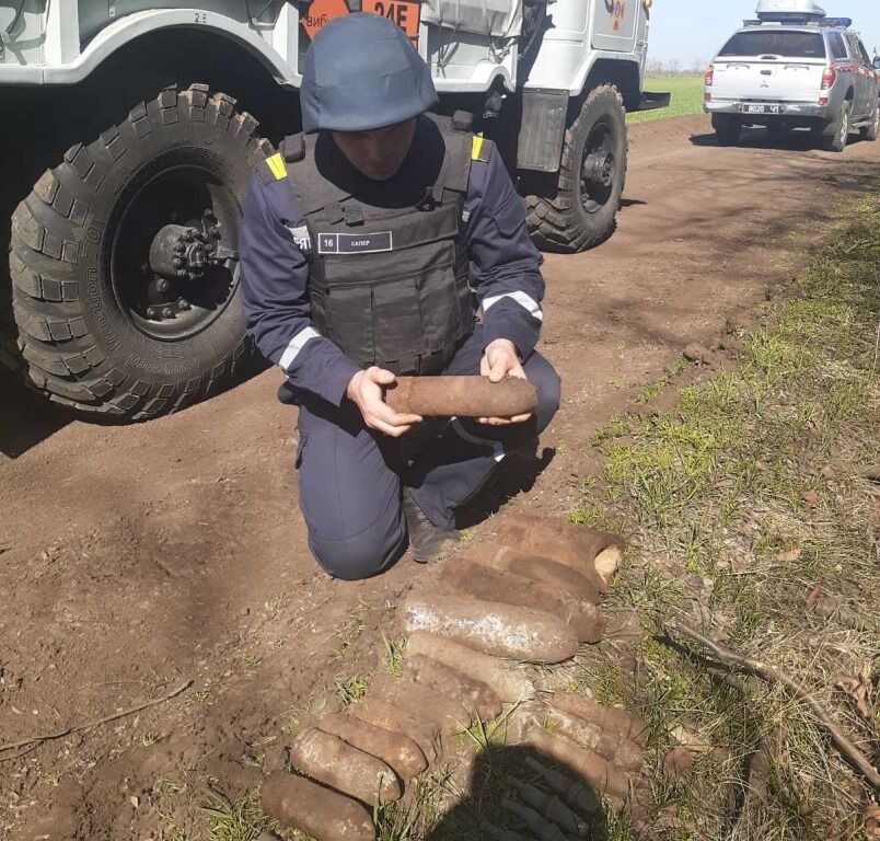 Одеська область: піротехніки вилучили та знищили вибухонебезпечні предмети часів Другої світової війни