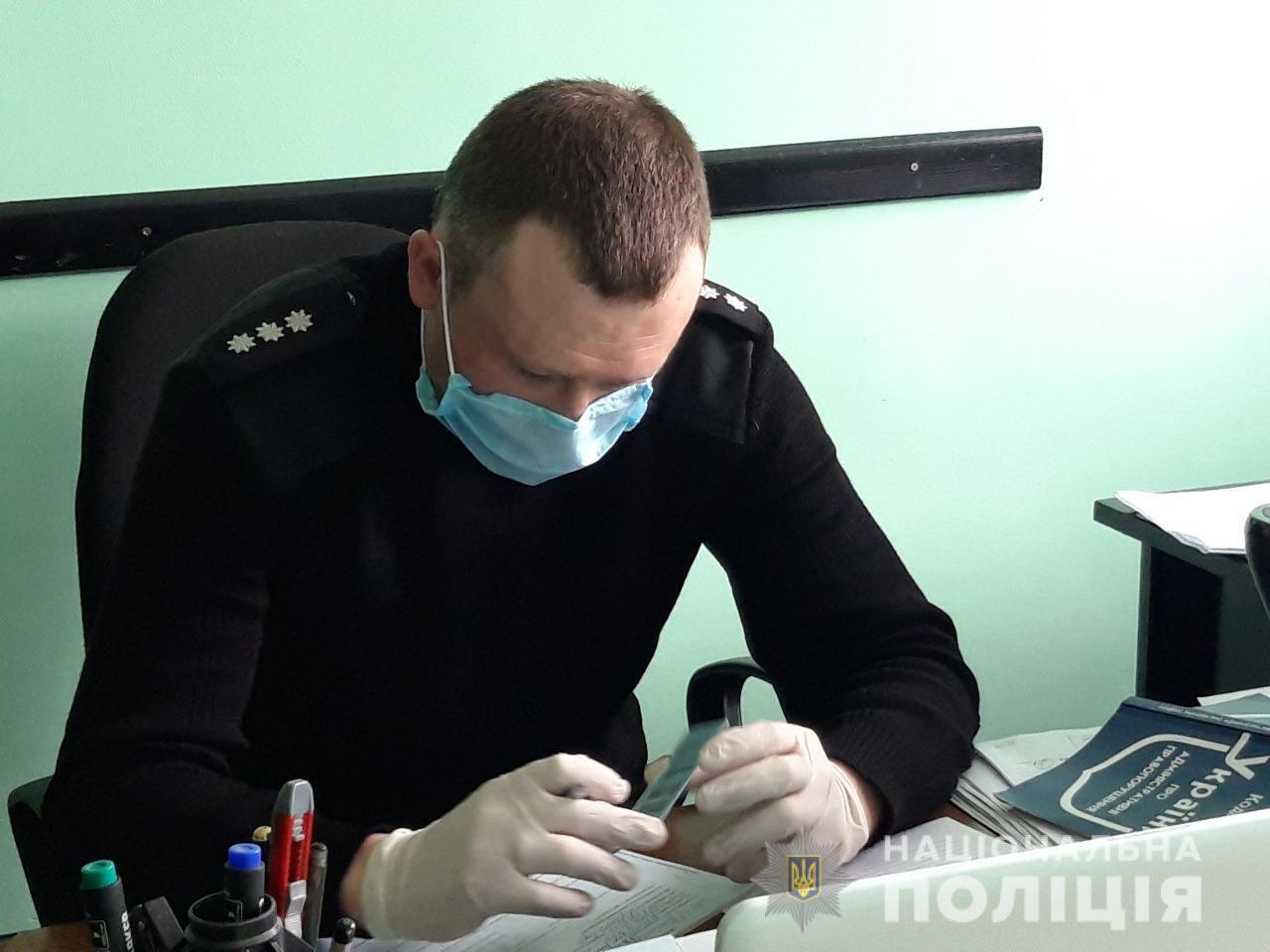 Поліцейські склали два адмінпротоколи на ізмаїльця, який із кулаками накинувся на пенсіонера