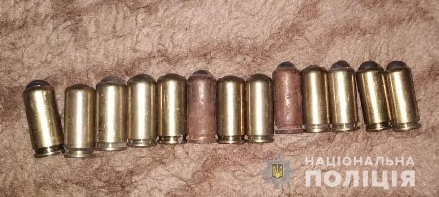 На Одещині правоохоронці вилучили зброю, боєприпаси та наркотики
