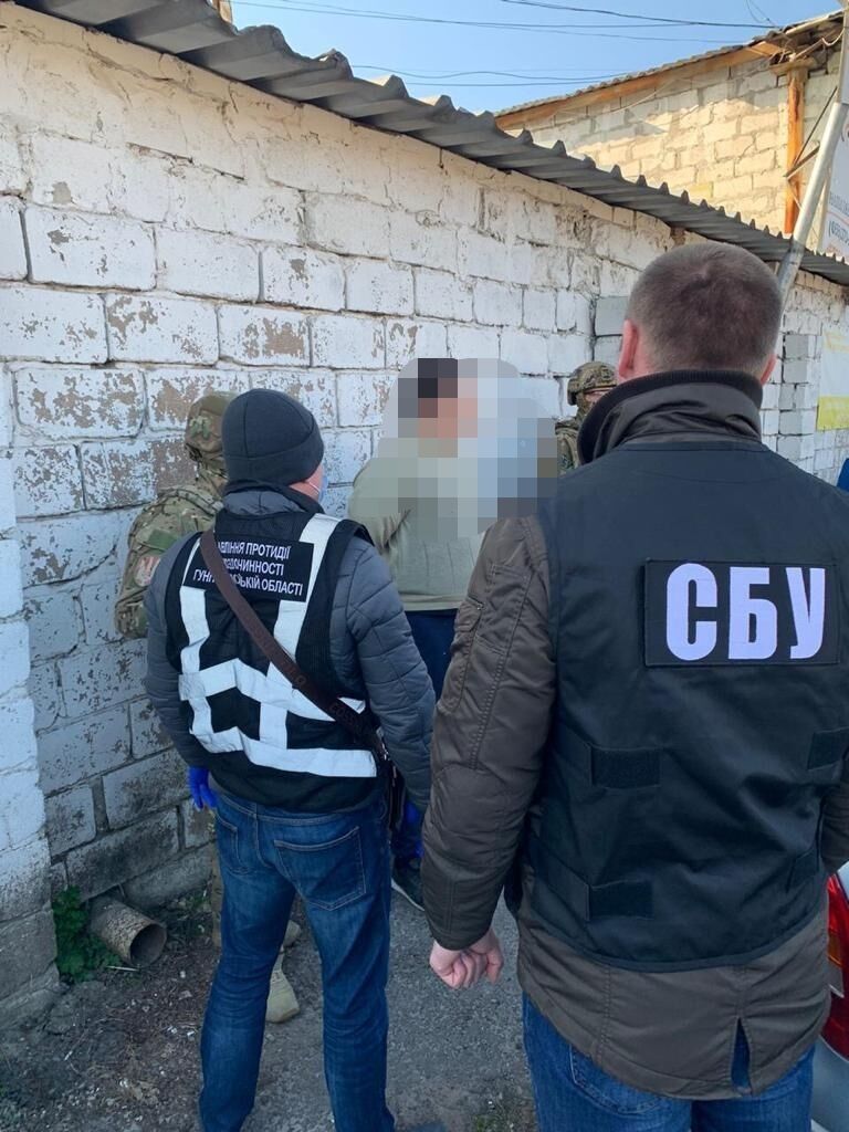 На Запоріжжі правоохоронці викрили групу осіб, у яких вилучили понад півтони прекурсорів (ФОТО)
