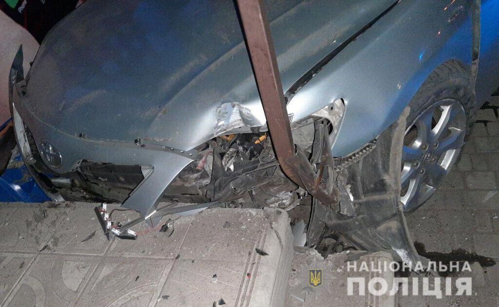 Поліцейські Добропілля притягують до відповідальності водія, що напідпитку потрапив у аварію