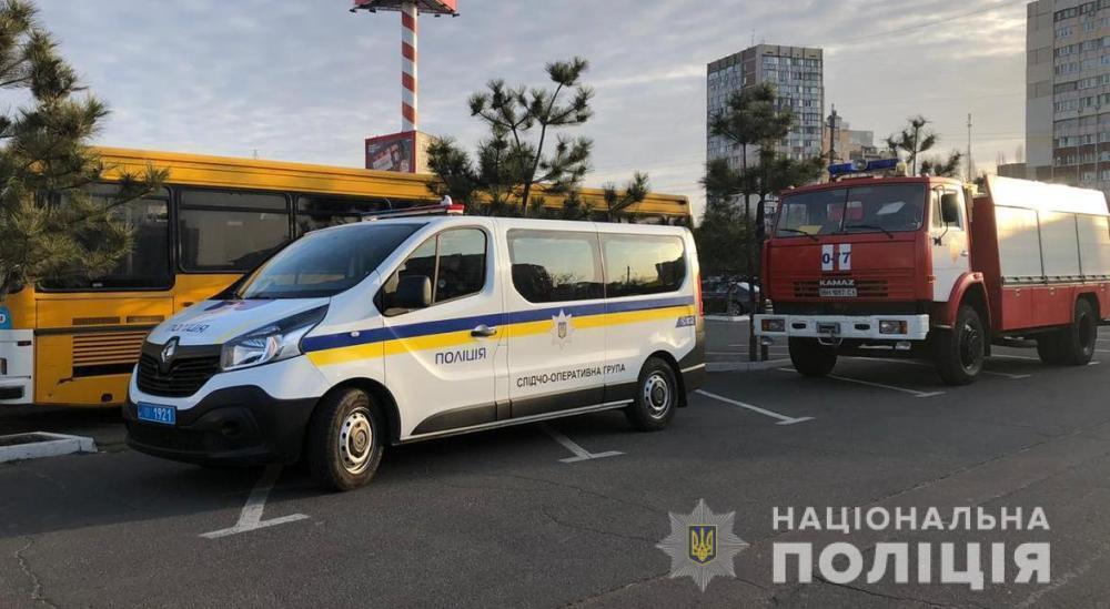 Одеські правоохоронці встановлюють обставини пожежі в багатоповерхівці на Люстдорфській дорозі