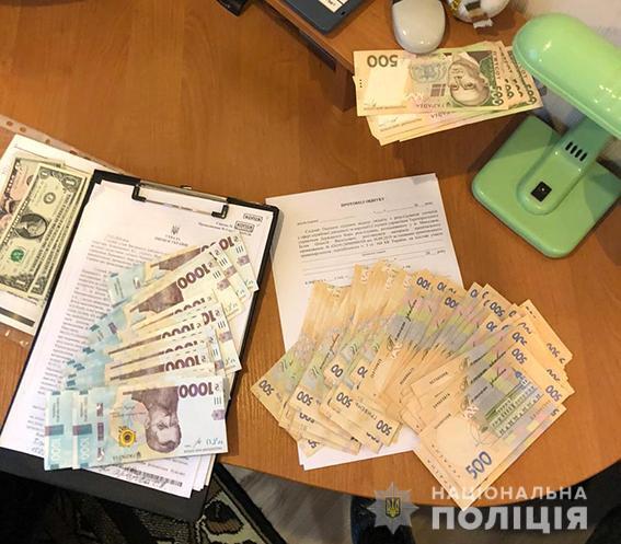 На Кіровоградщині поліцейського арештували за хабарництво