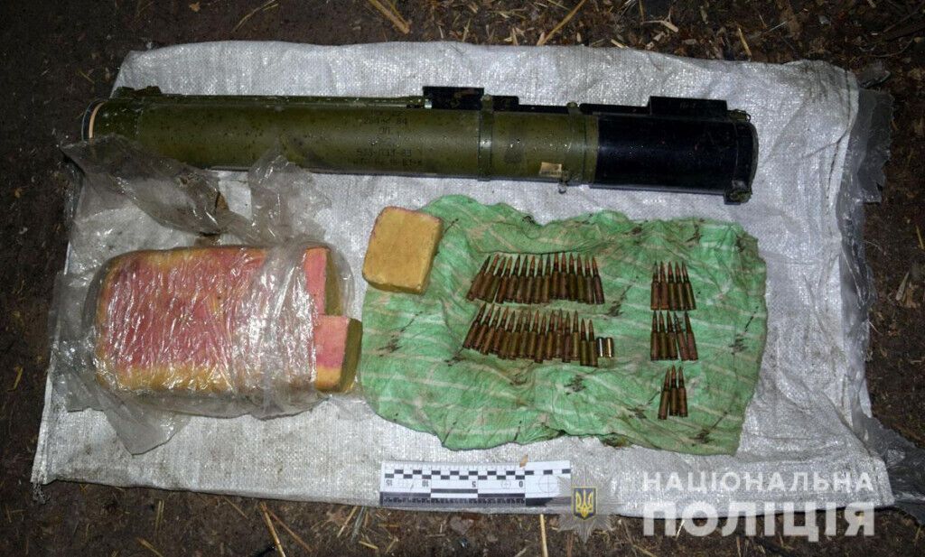 На Донеччині поліція та СБУ знешкодили організовану злочинну групу торговців зброєю і попередили можливі теракти