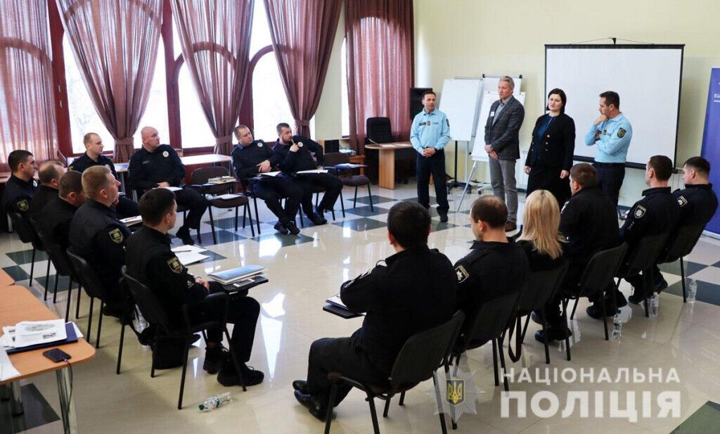 Поліцейські Маріуполя стали учасниками тренінгу Консультативної місії Європейського союзу з лідерства та управління